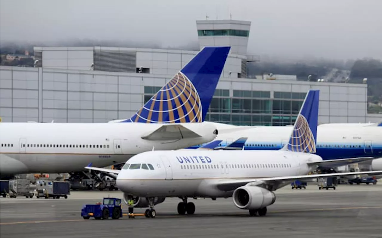 United Airlines flight attendants vote to approve nationwide strike ahead of Labor Day weekend