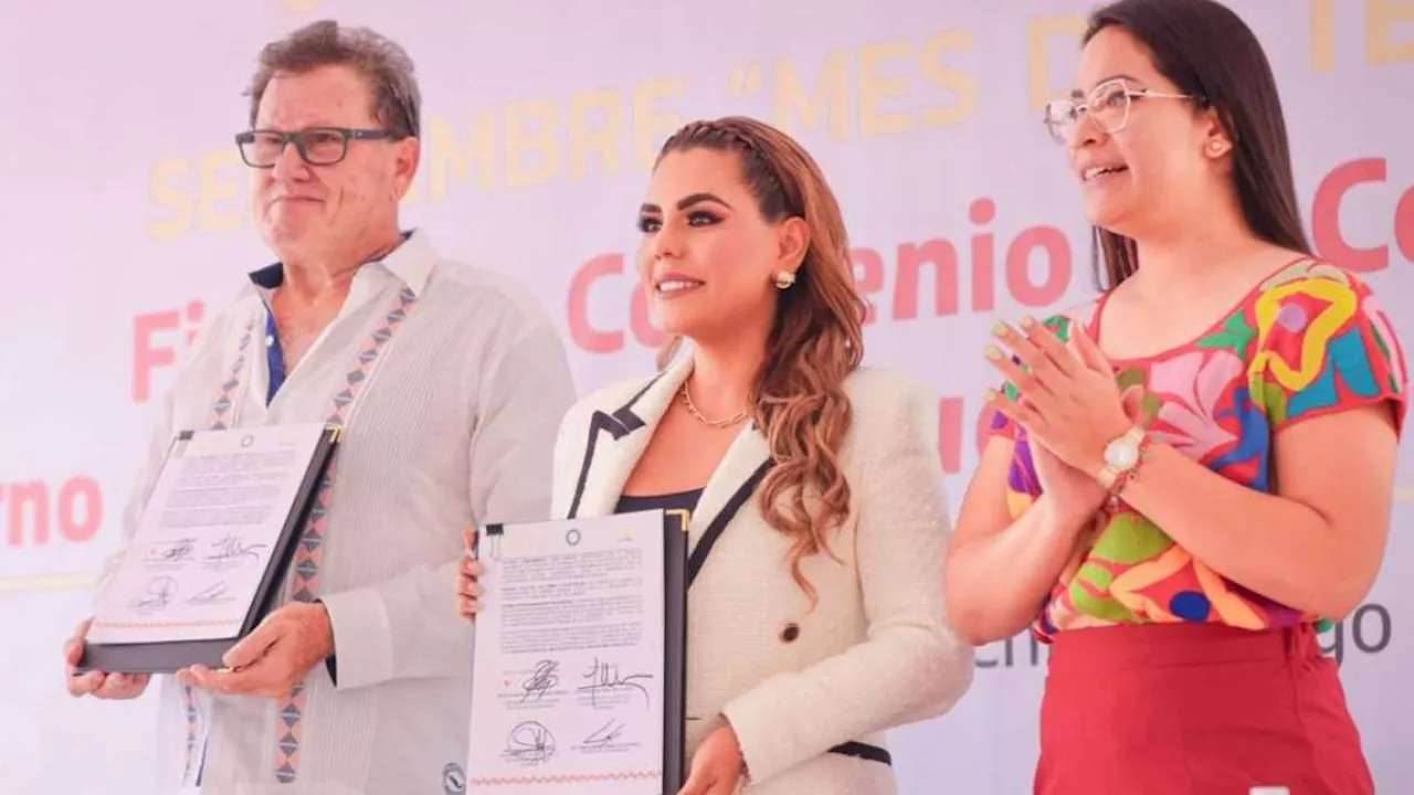 Evelyn Salgado cumple con los adultos mayores; firma convenio con notarios en Guerrero