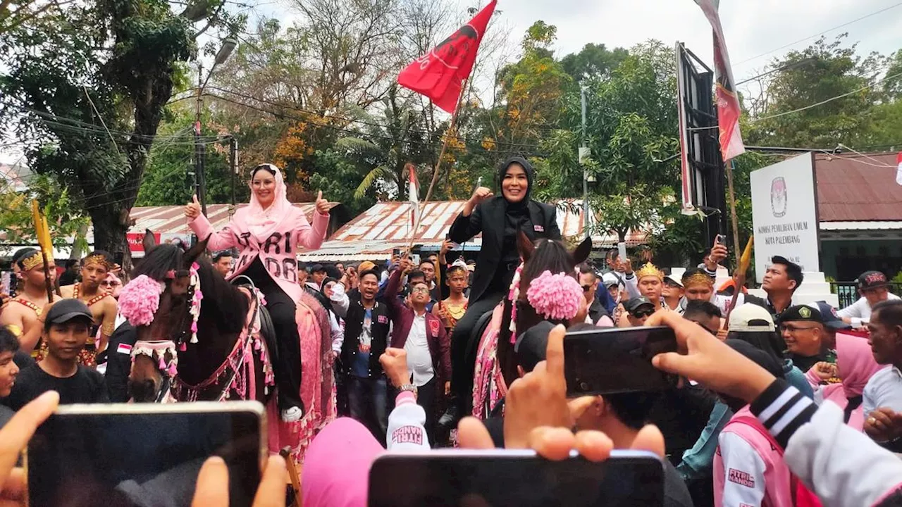 Usung Konsep 'Blackpink', Bakal Calon dari Petahana Naik Kuda Daftar ke KPU Palembang