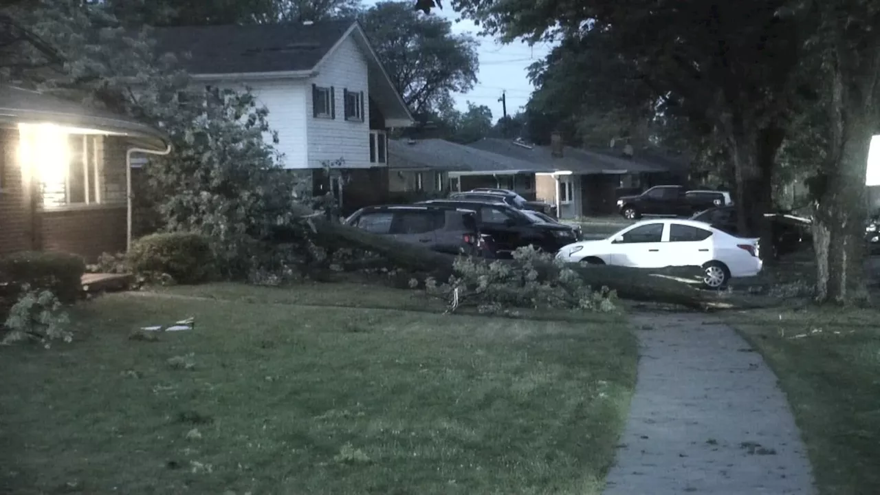 More than 20k ComEd customers without power following strong storms across Chicago, suburbs