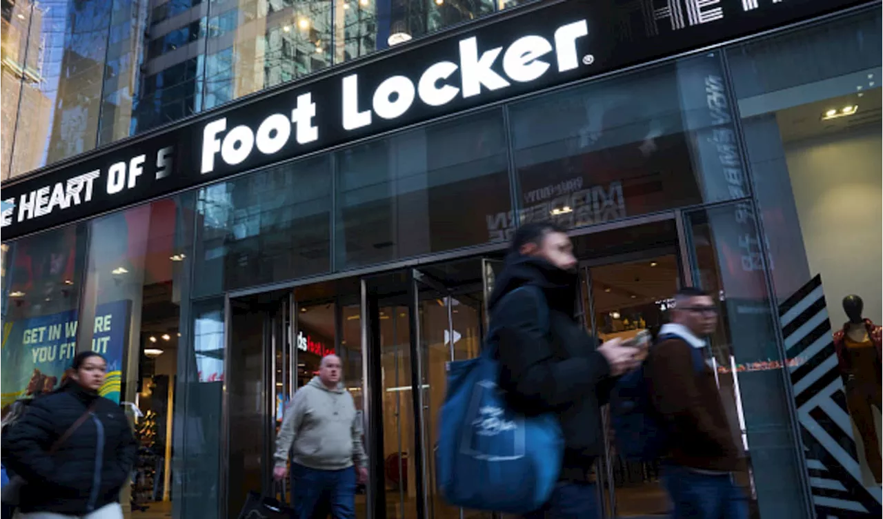 Foot Locker posts comparable sales growth for the first time in six quarters