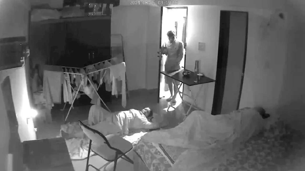 Viral Video: फिल्म डायरेक्टर के घर में चोरी का Live CCTV फुटेज, बिल्ली ने चोरी को किया नाकाम