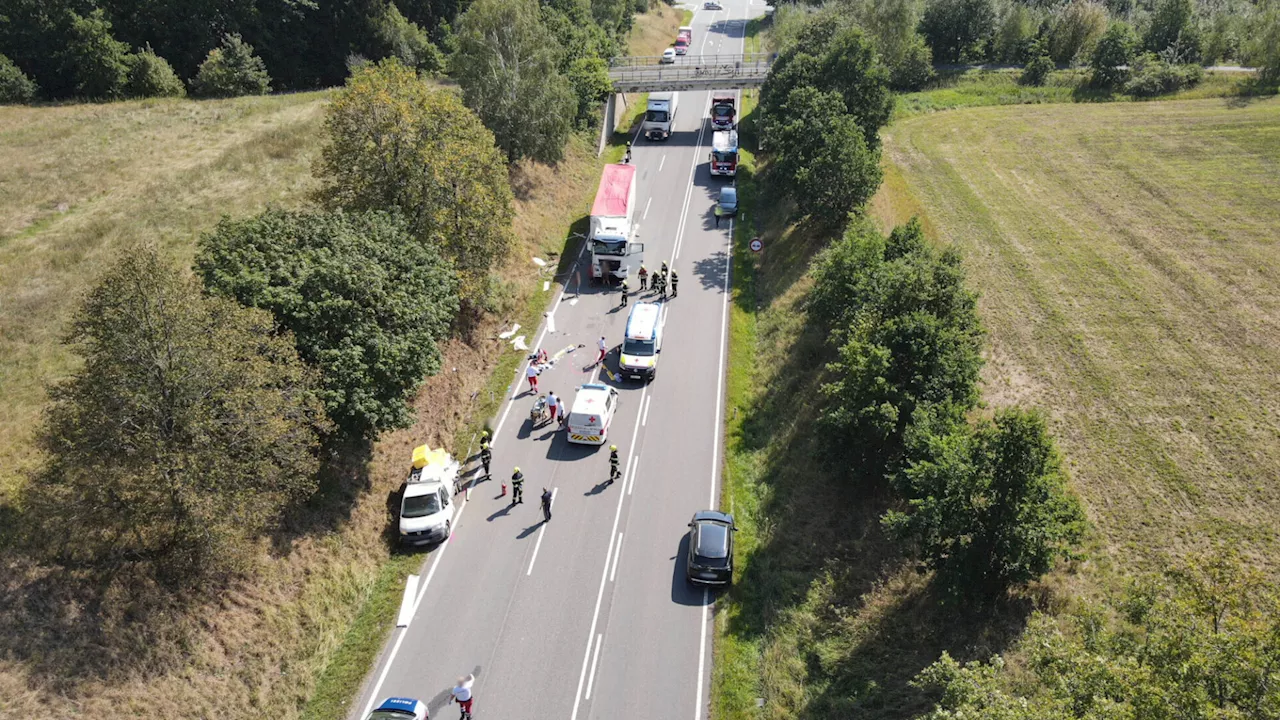 Lkw gegen Pritschenwagen: Unfall forderte einen Schwerverletzten