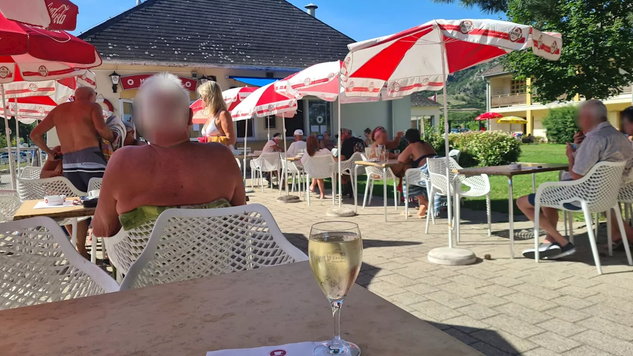 Spritzer-Durst kommt im Dürnsteiner Kuenringerbad teuer