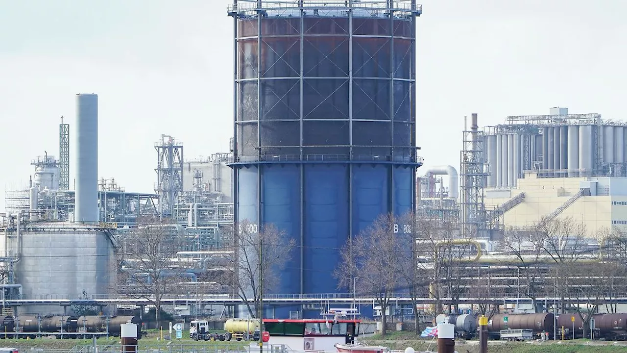 Rheinland-Pfalz & Saarland: Untersuchungen nach Explosion und Brand bei BASF laufen noch