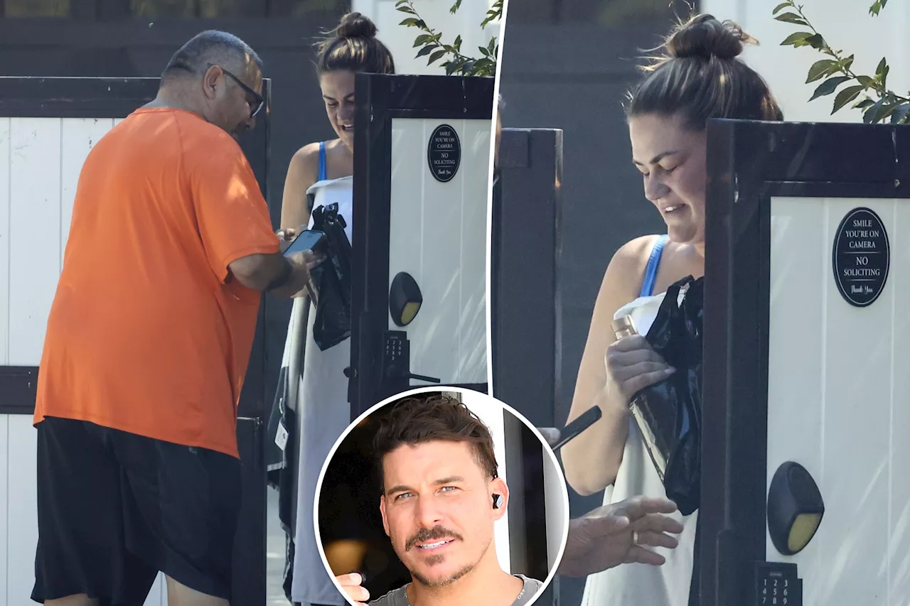 Brittany Cartwright gets booze delivered to her house -- hours after Jax Taylor divorce filing