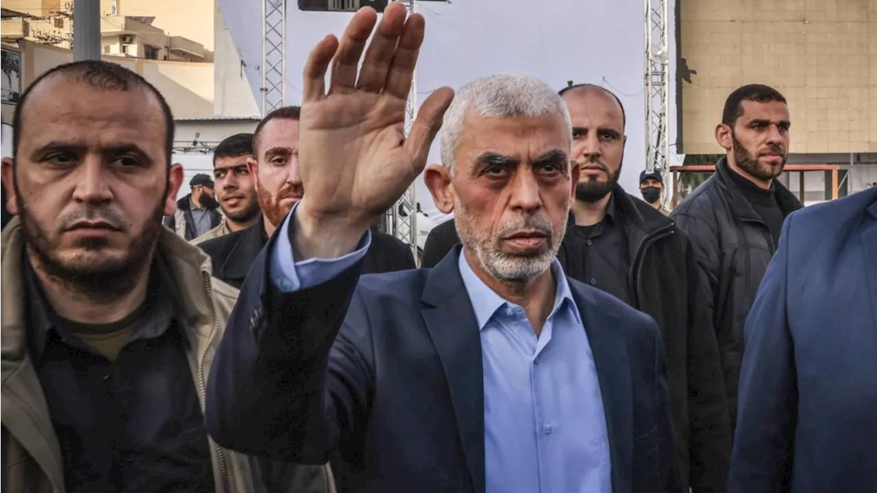 Yahya Sinwar, el máximo líder de Hamas, se habría 'encadenado' a 22 rehenes para esconderse