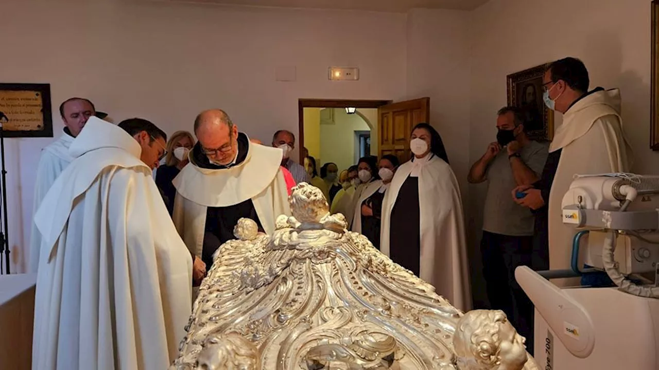 Los testigos aseguran que el cuerpo de Santa Teresa de Jesús sigue igual tras 110 años