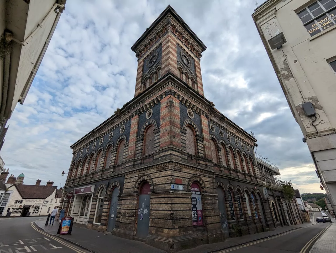 Hundreds sign petition calling for restoration of Bridgnorth town centre building left partly empty