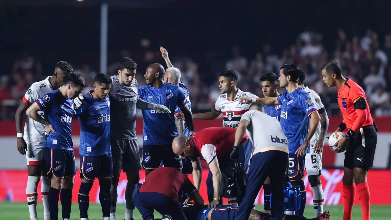 South American star soccer player dies after collapsing on field