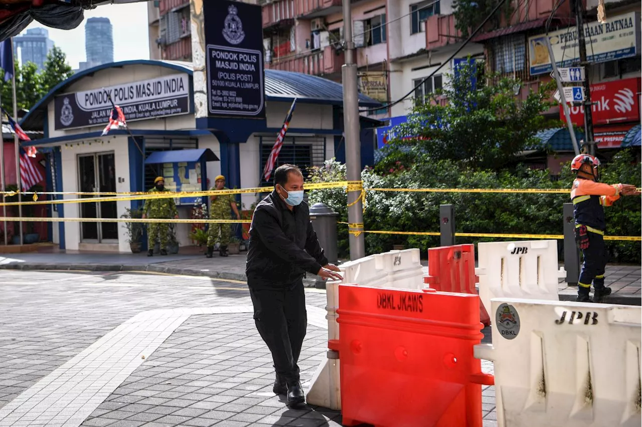 Second sinkhole appears on Jln Masjid India