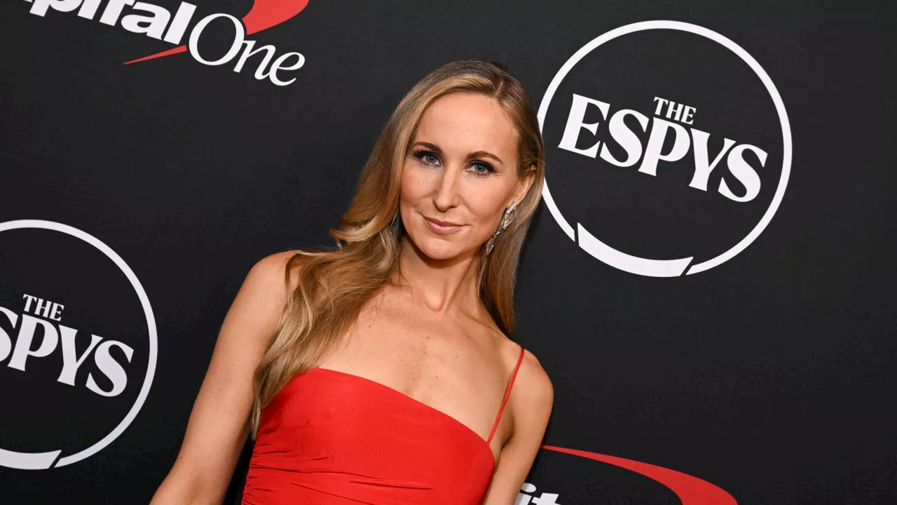 Can Nikki Glaser Save the 2025 Golden Globes?