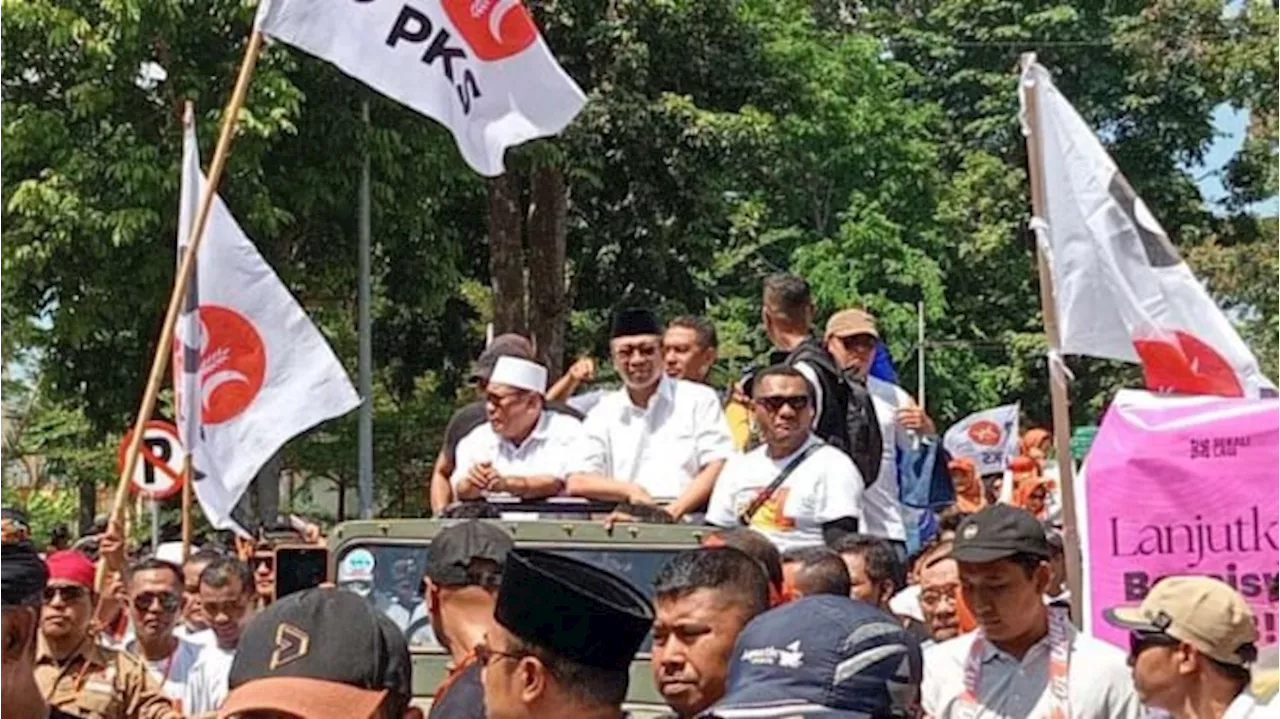 Zul-Suhaili Daftar ke KPU NTB, Diarak Parade Budaya Sasambo