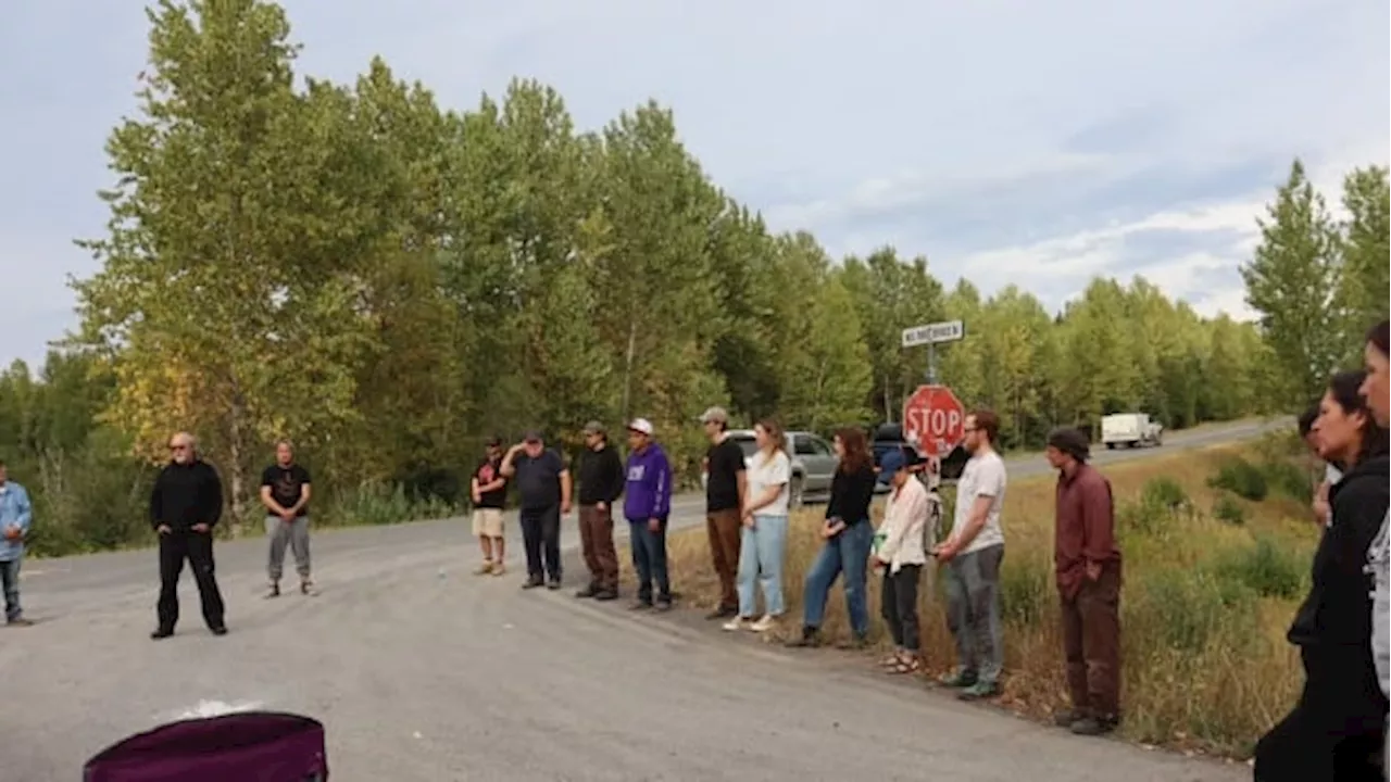 Hereditary chiefs set up blockade to halt B.C. LNG pipeline work