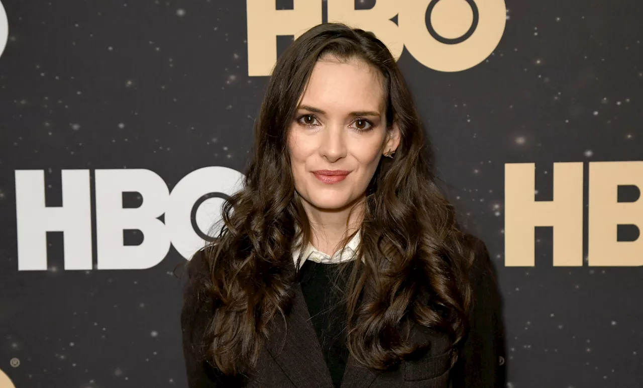 Winona Ryder diz que atuar “não significa se inscrever para ser pessoa pública”