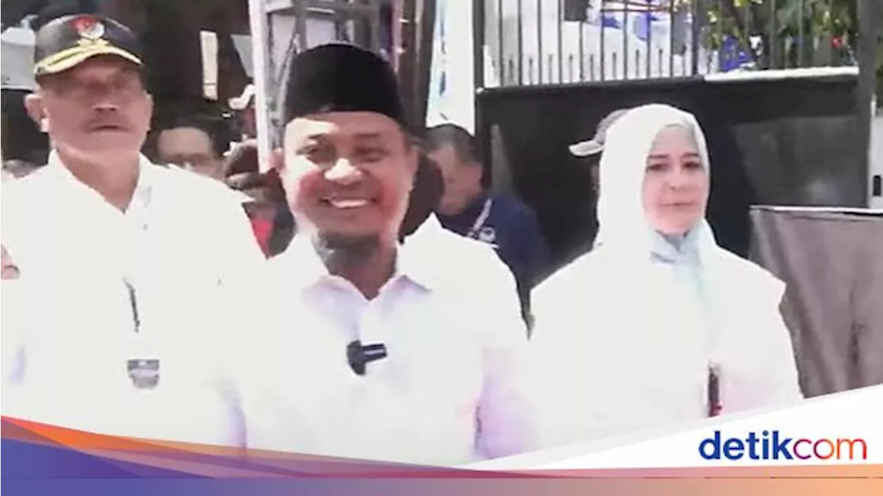 ASS-Fatma Daftar Pilgub ke KPU Sulsel, Kompak Pakai Seragam Putih