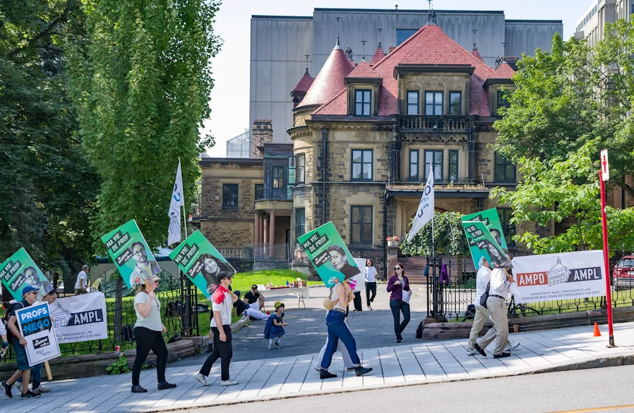 McGill University law professors picket for right to unionize, better pay