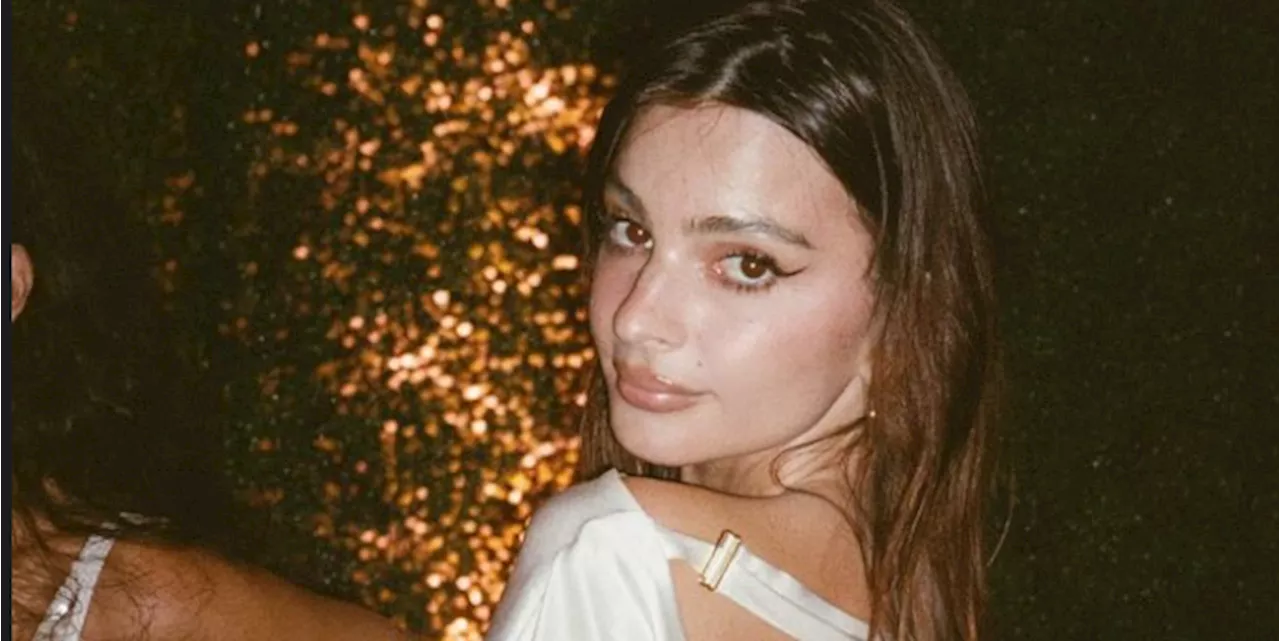 Emily Ratajkowski Is a Supreme Hamptons Girl in This Silky Party Dress