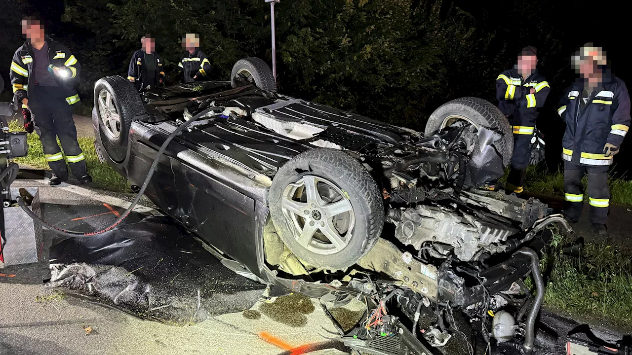 Tragischer Verkehrsunfall - Autofahrer (29) kracht in Bäume