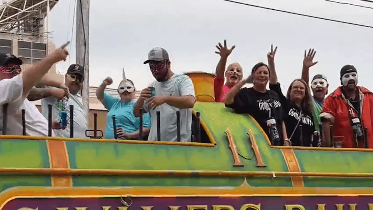 Visiting corrections officers treated to steamy Mobile Mardi Gras parade