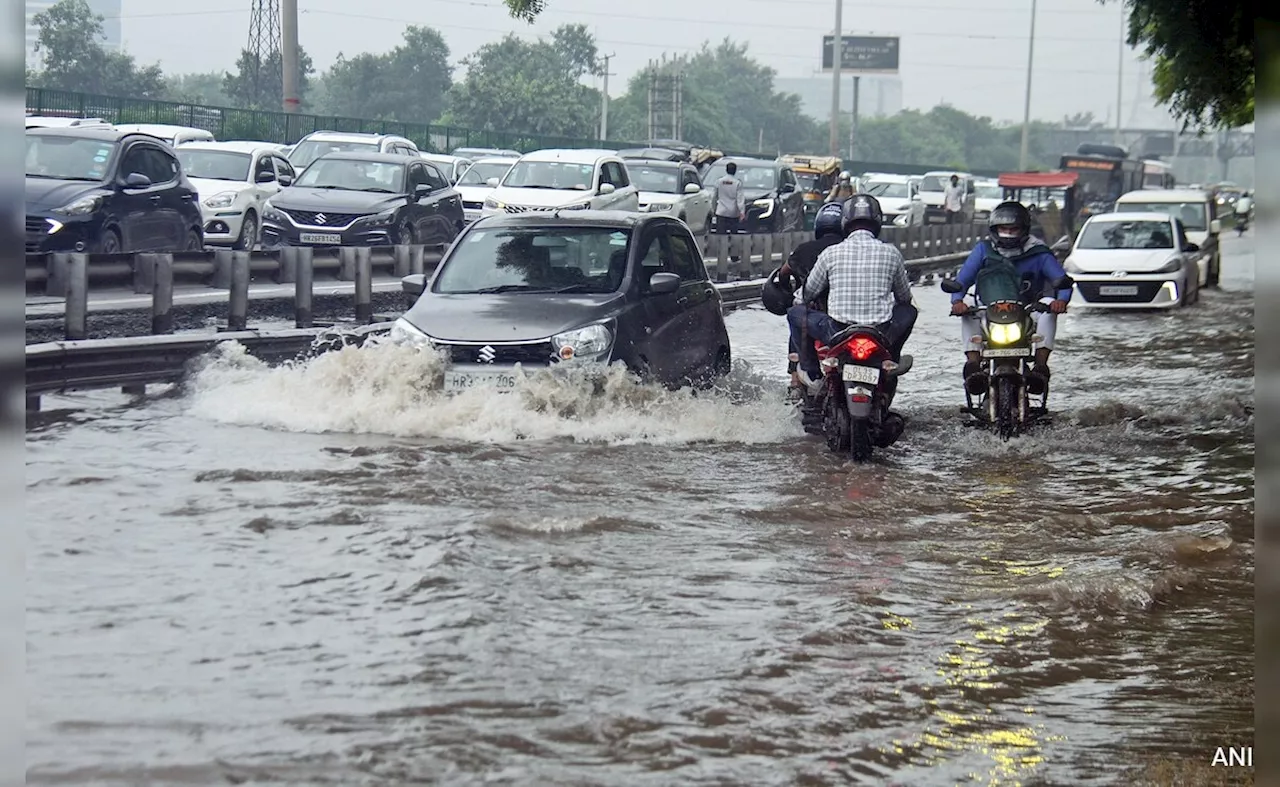 दिल्ली-एनसीआर में फिर आफत की बारिश, जगह-जगह जलजमाव, सड़कों पर रेंग रहे वाहन