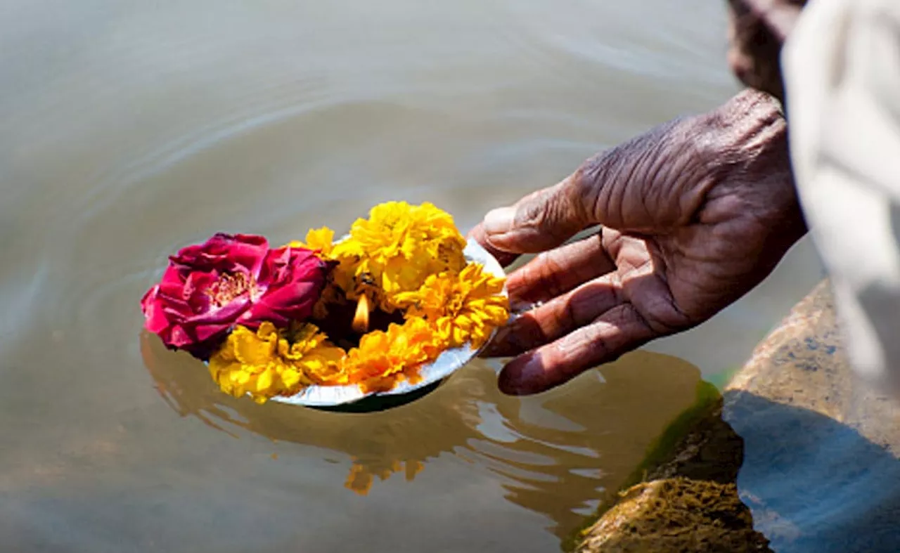 सितंबर में इस दिन पड़ रही है सोमवती अमावस्या, जानिए कैसे करें पितरों की पूजा