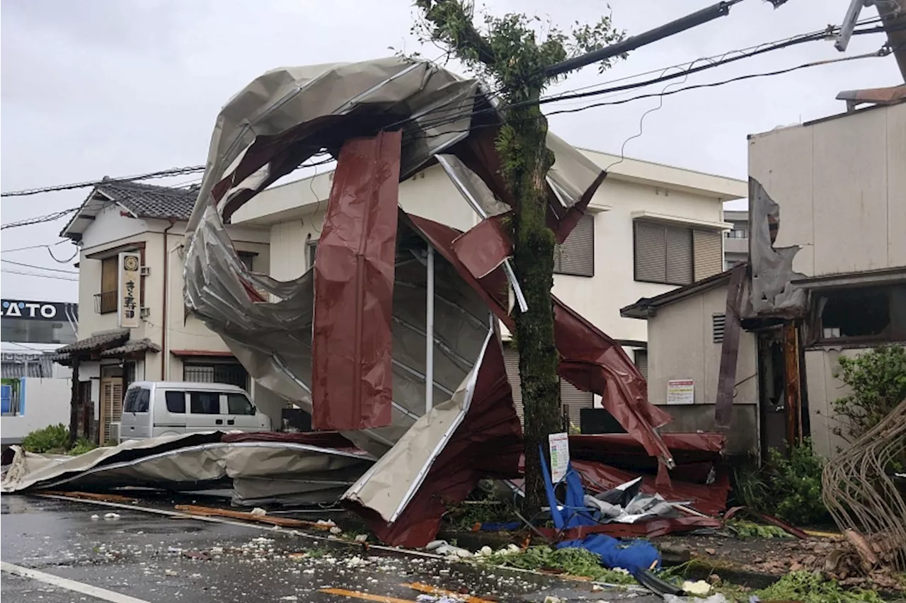 Powerful Typhoon Shanshan slams into southern Japan