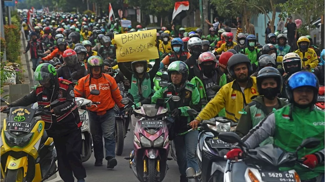 Hari Ini Massa Ojol-Kurir Demo Geruduk Istana Negara, Transjakarta Terpaksa Keluarkan Armada dari Bengkel