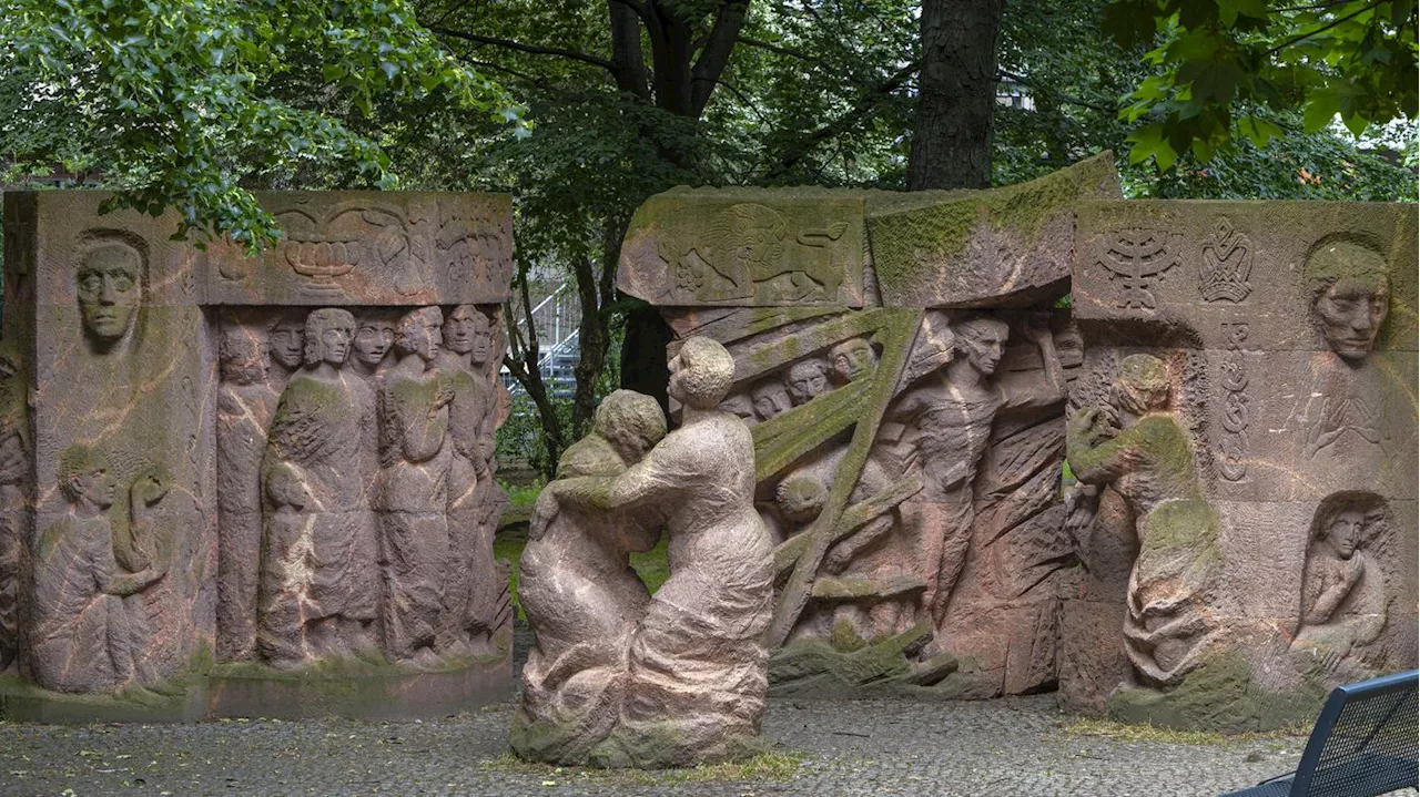 Wo früher die Alte Synagoge stand: Denkmal in Berlin mit judenfeindlicher Parole beschmiert