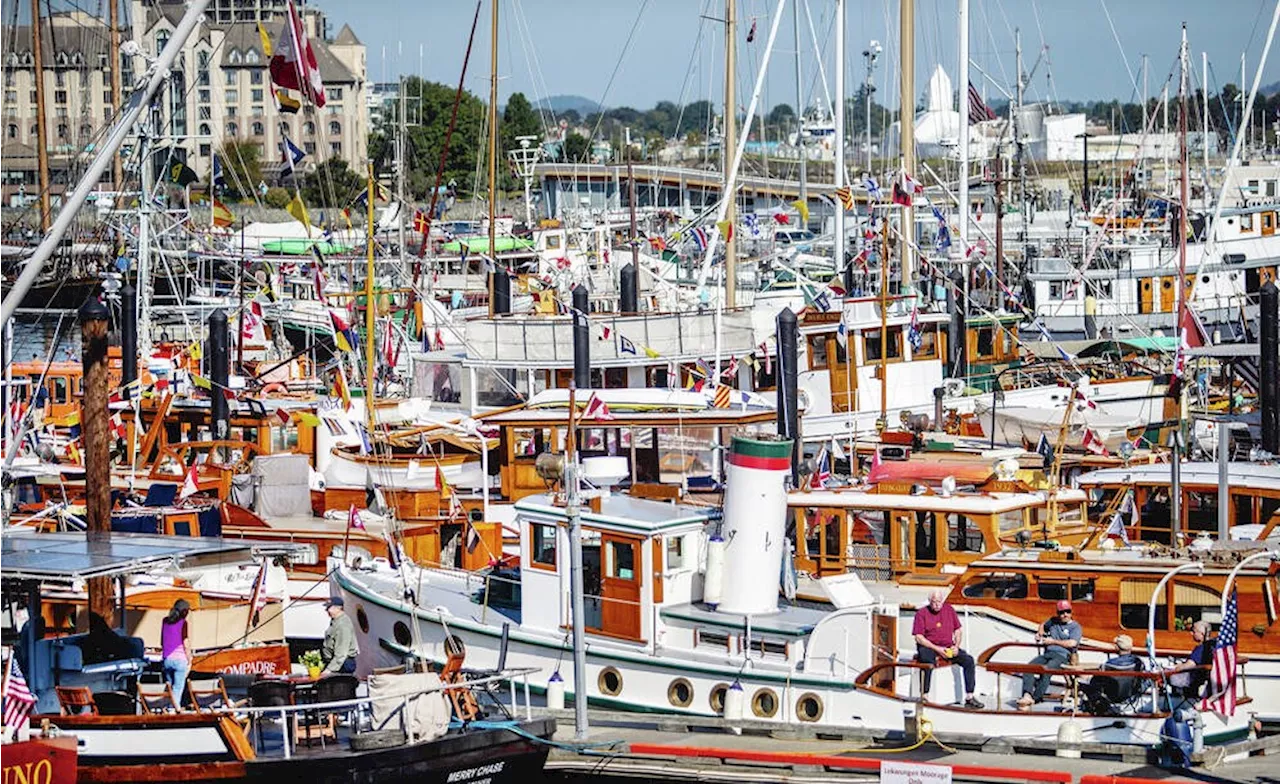 Explore: Victoria Classic Boat Festival, Island View Beach walk