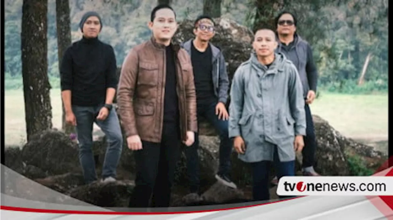 Lihai Berpolitik dan Bermusik, Rizky Irmansyah Sekpri Prabowo Produseri Lagu ‘Jika Memang Sudah Waktunya’ bersama Musisi The Rain