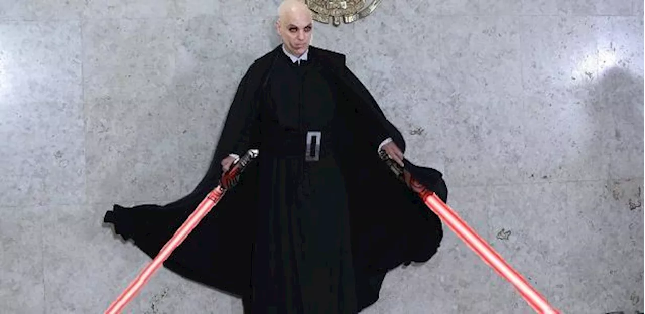 Musk posta foto de Moraes como vilão de Star Wars após ameaça de derrubar X