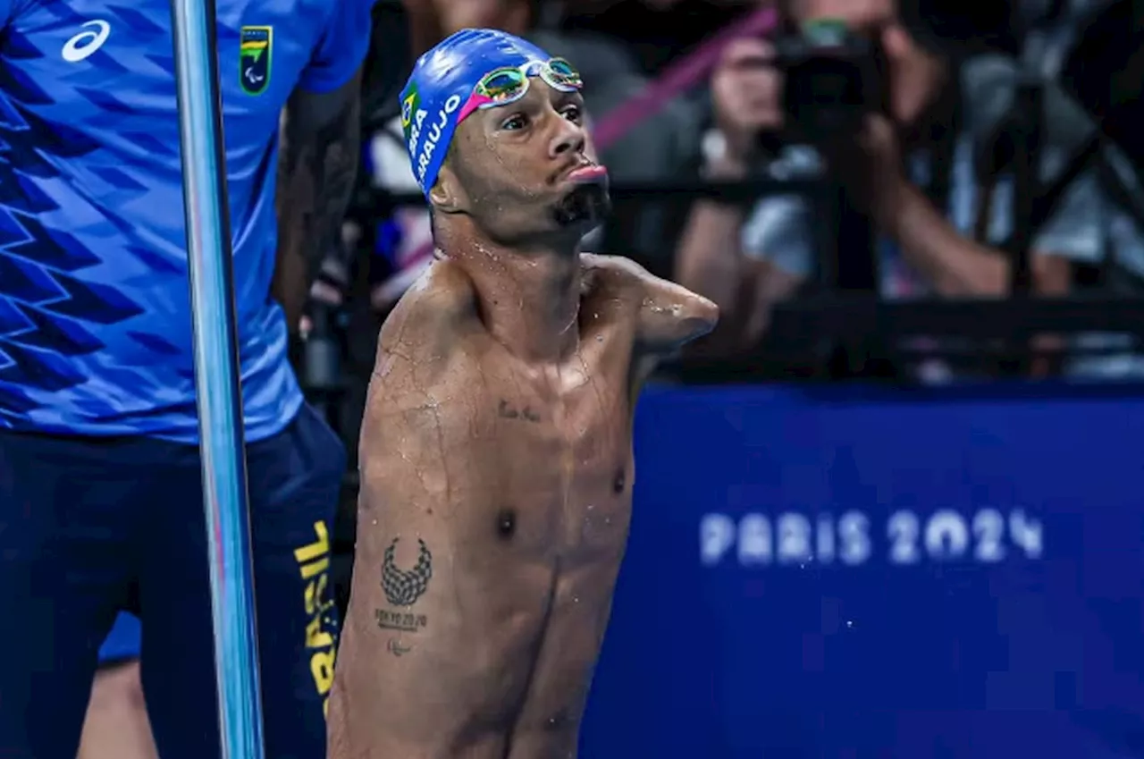 O nadador Gabrielzinho ganha 1º ouro do Brasil na Paralimpíada de Paris