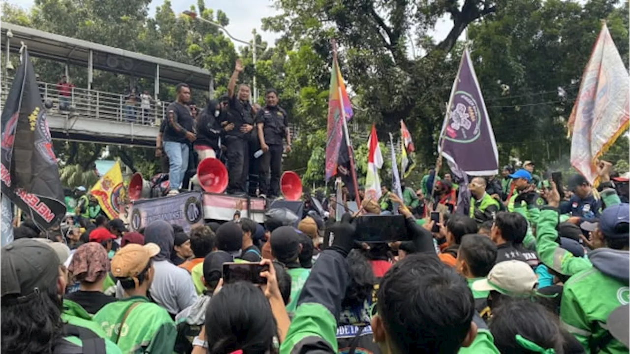 Ribuan Pengemudi Ojol dan Kurir Demo, Tuntut Kenaikan Tarif dan Insentif yang Layak