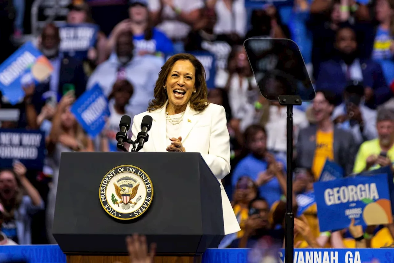 Encuesta muestra que Kamala Harris aventaja con 16 puntos a Trump entre votantes latinos