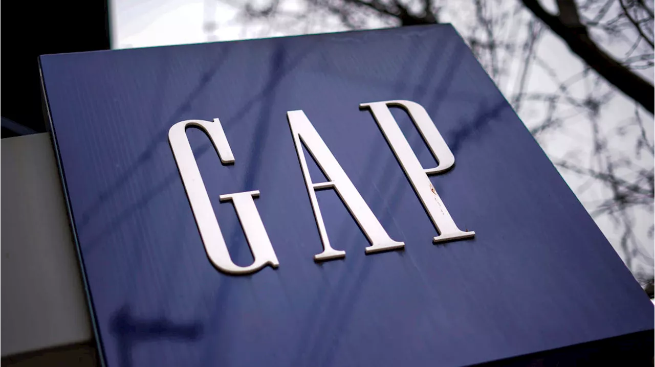 Gap beats Q2 earnings estimates, stock resumes trading