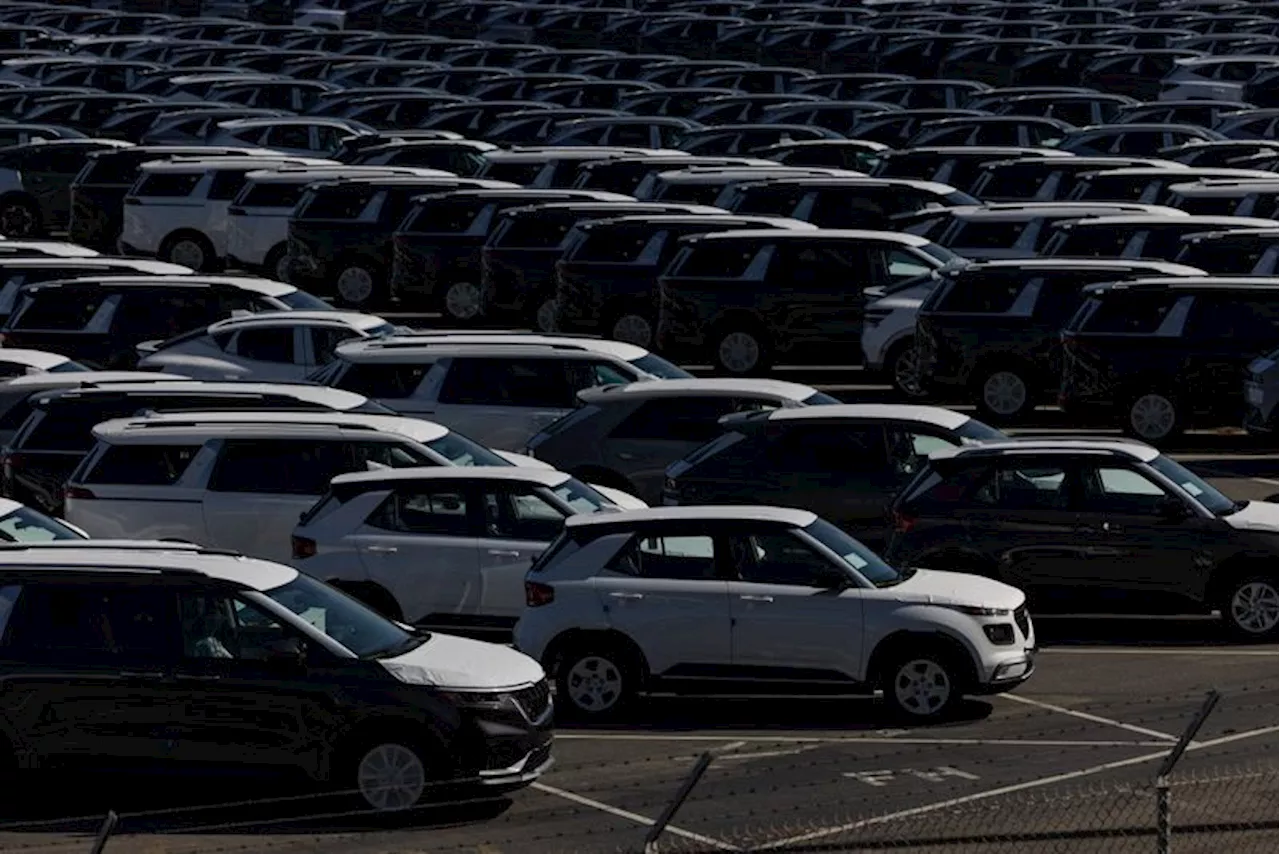 US auto sales set to rise in August on Labor Day weekend surge, report shows