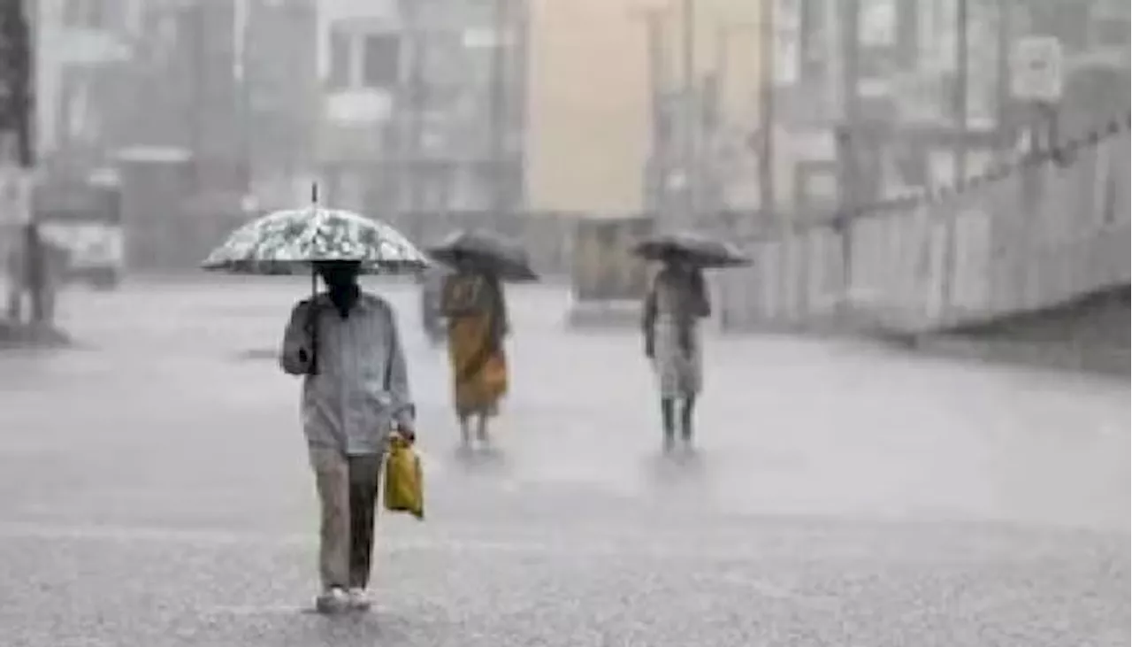 Heavy Rains Alert: బంగాళాఖాతంలో అల్పపీడనం, ఏపీ, తెలంగాణకు భారీ వర్ష సూచన