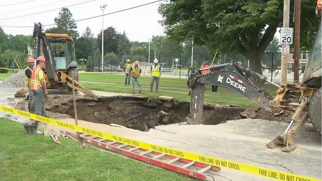 Giant sinkhole shuts down East Rochester street