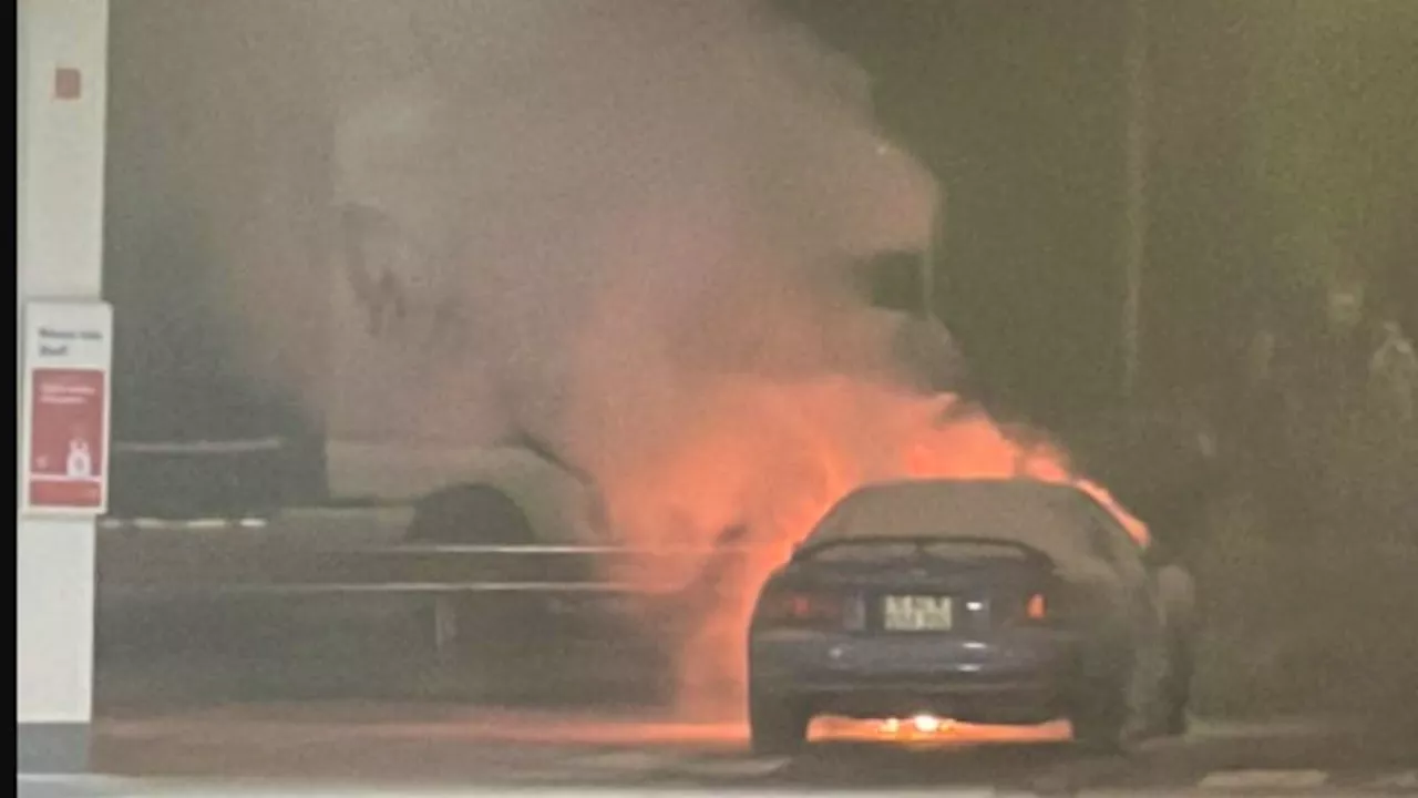 Auto brannte in unmittelbarer Nähe zur Zapfsäule