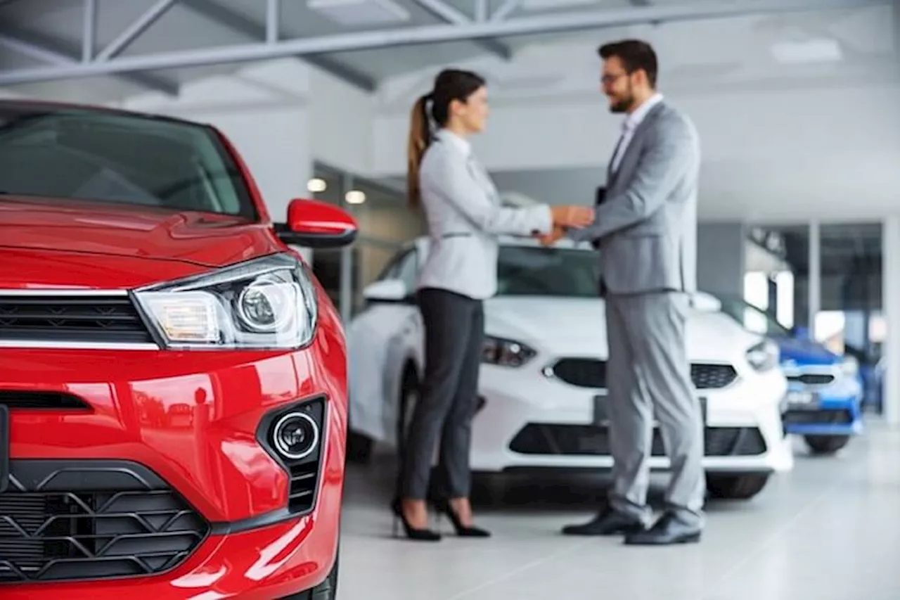 Car Selling Tips: अपनी कार बेचने की बना रहे हैं योजना, तो जान लें किन जरूरी दस्तावेजों के बिना नहीं होगा काम