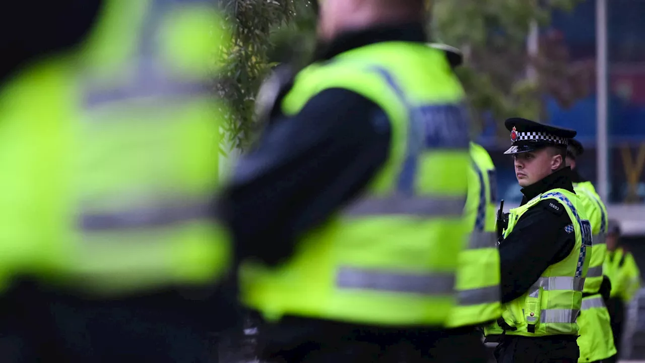 Emeutes au Royaume-Uni: trois policiers blessés et huit arrestations à Sunderland