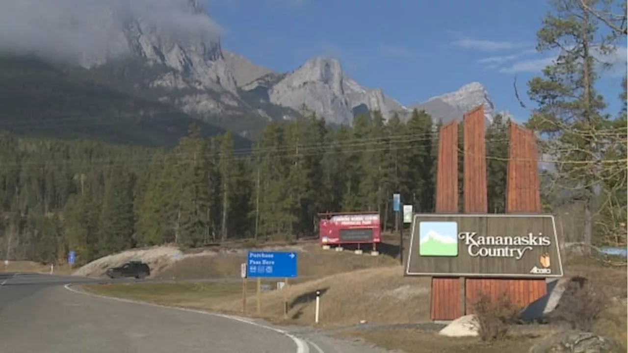 Wildfire burning out of control in Peter Lougheed Provincial Park