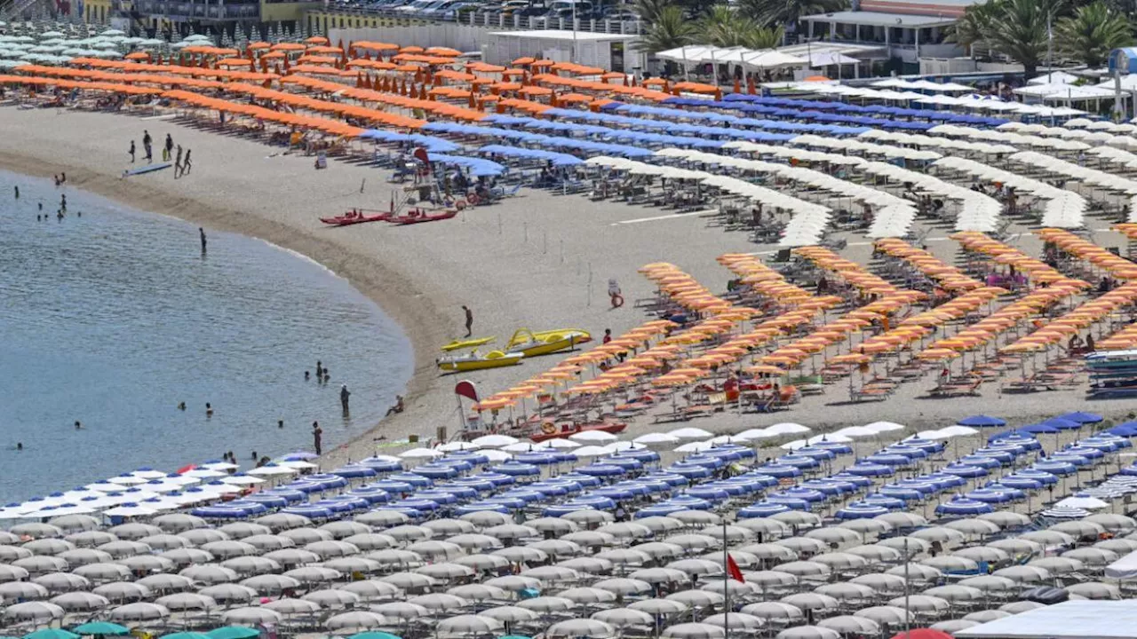 Stabilimenti balneari, in aumento di oltre il 26% dal 2011: calano le spiagge libere