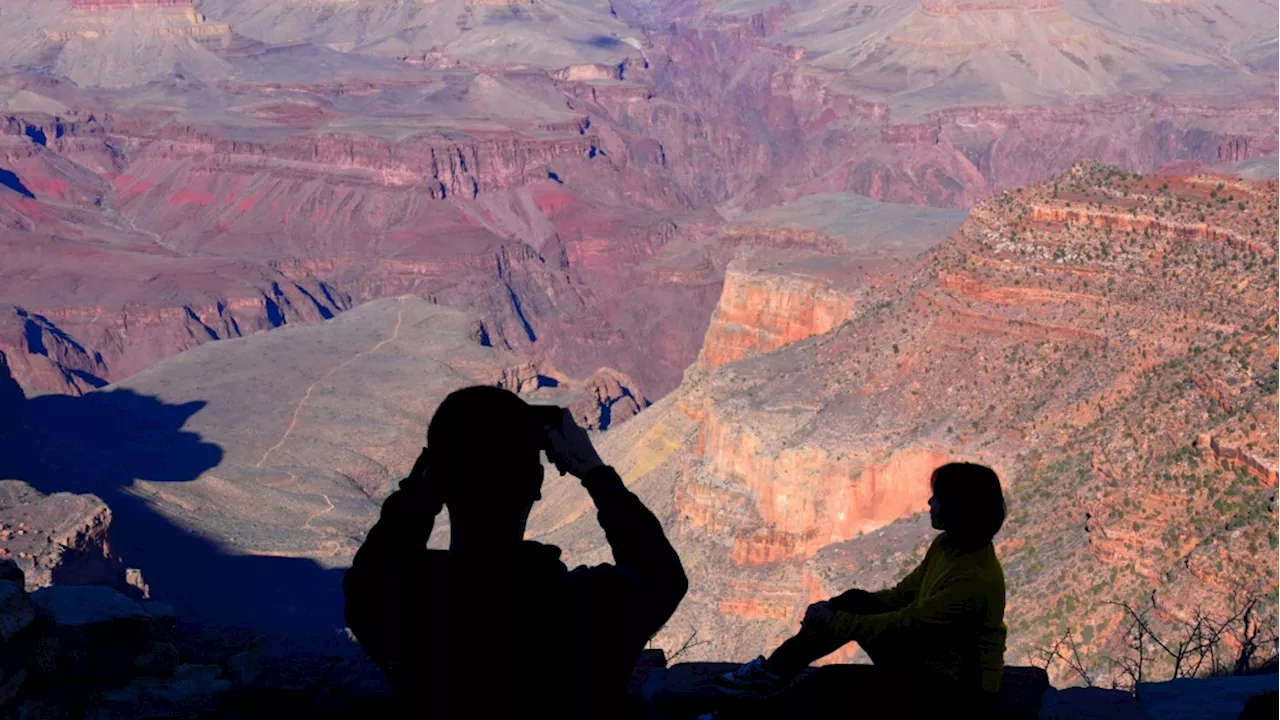 Man dies parachuting on the South Rim of the Grand Canyon