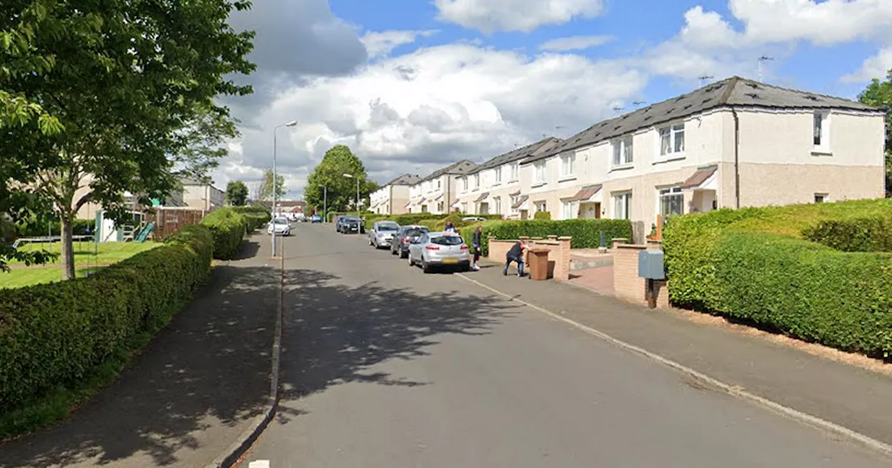 Cocaine worth over £200k found in car in Glasgow as cops arrest man