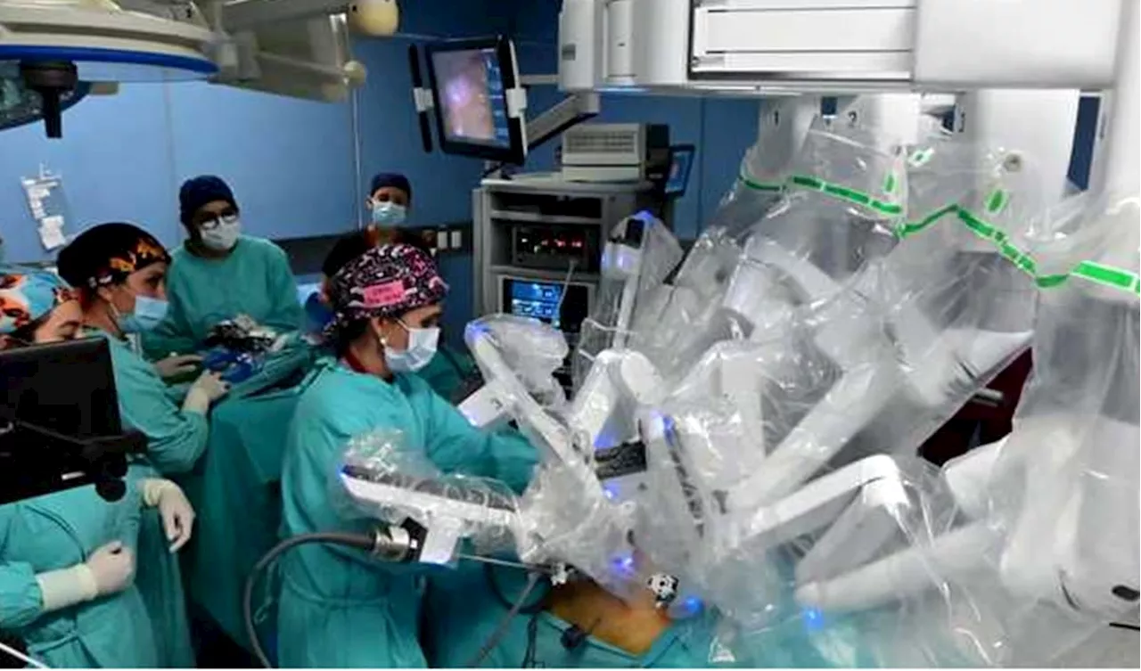 Ponen en marcha programa de cirugías con robot en el Instituto Nacional de Cancerología