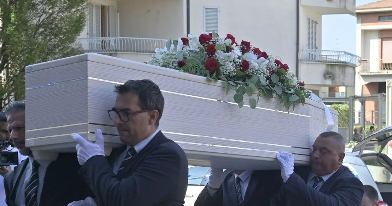 Sharon Verzeni, l’omelia del parroco ai funerale: “Ancora una volta la mano di Caino ha…