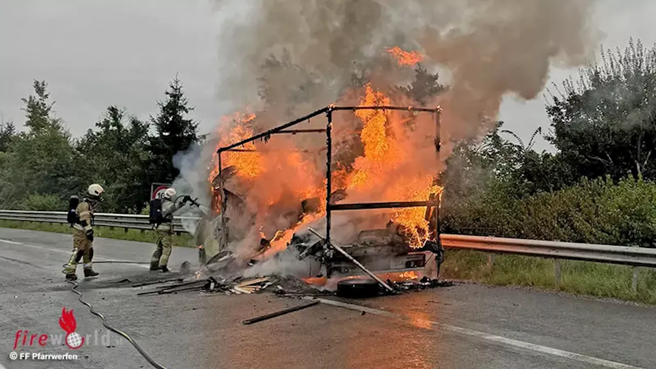 Sbg: Klein-Lkw mit Elektrogeräten auf A 10 beim Knoten Pongau in Vollbrand