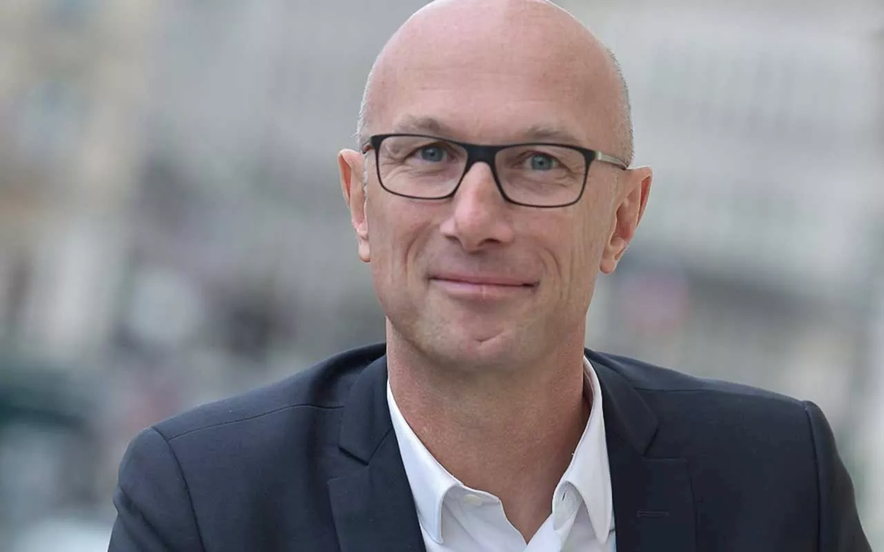 Beta Glass appoints Denis Simonin to board